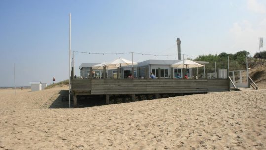 Breskens - Strandpavillon Loods Tien